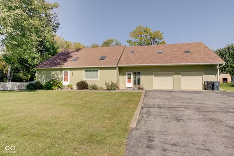 5302 W Stones Crossing Rd, Greenwood, IN 46143