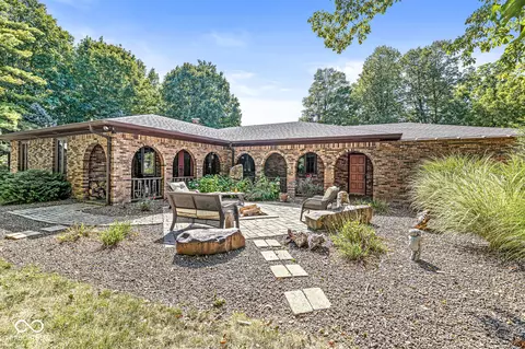 533 Swan Dr, Fortville, IN 46040
