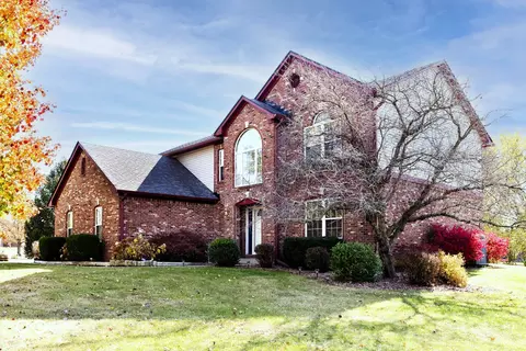 925 W Wildflower Ct, Mooresville, IN 46158