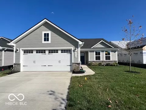 1018 Green Valley Dr, Lebanon, IN 46052