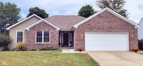 5946 Regency Dr, Columbus, IN 47203