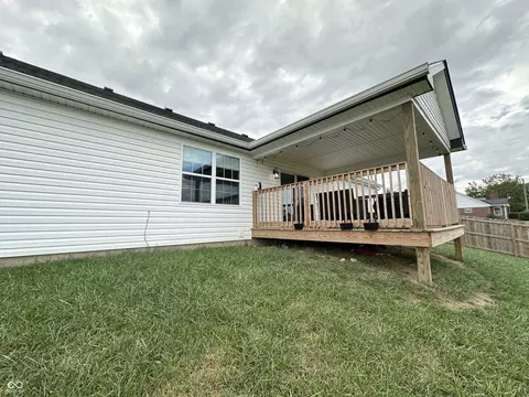 Exterior - 407 E Maple St, Bainbridge, IN 46105 photo 11 of 12