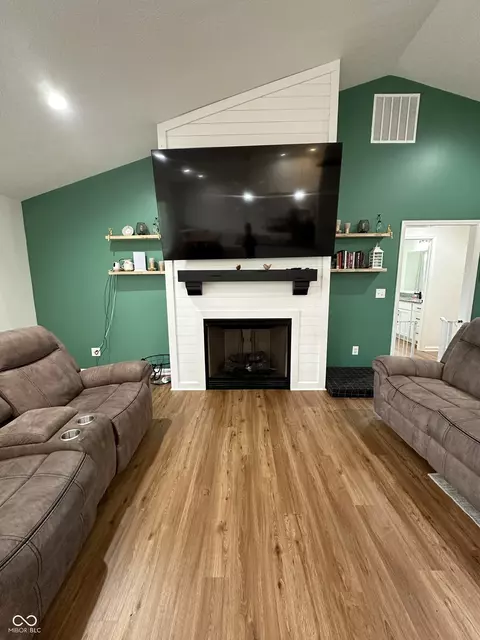 Living - 407 E Maple St, Bainbridge, IN 46105 photo 4 of 4
