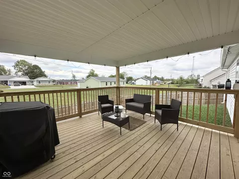Exterior - 407 E Maple St, Bainbridge, IN 46105 photo 9 of 12