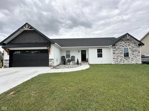 Exterior - 407 E Maple St, Bainbridge, IN 46105 photo 2 of 12