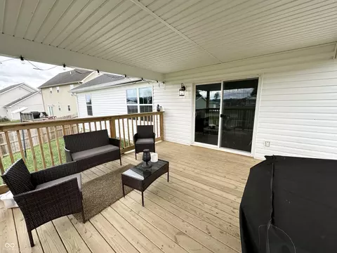 Exterior - 407 E Maple St, Bainbridge, IN 46105 photo 10 of 12