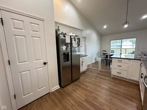 Kitchen - 407 E Maple St, Bainbridge, IN 46105 photo 5 of 8