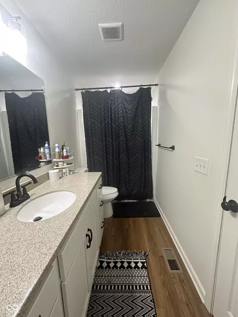 Bath - 407 E Maple St, Bainbridge, IN 46105 photo 9 of 10