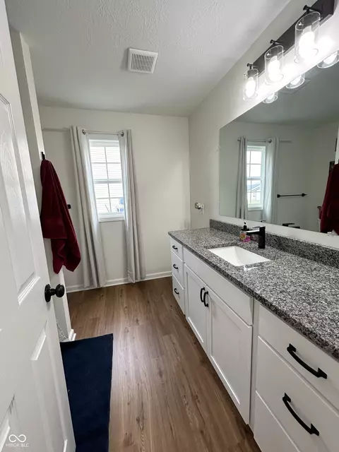 Bath - 407 E Maple St, Bainbridge, IN 46105 photo 4 of 10