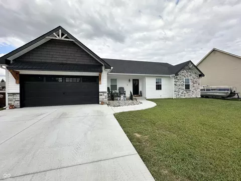 407 E Maple St, Bainbridge, IN 46105
