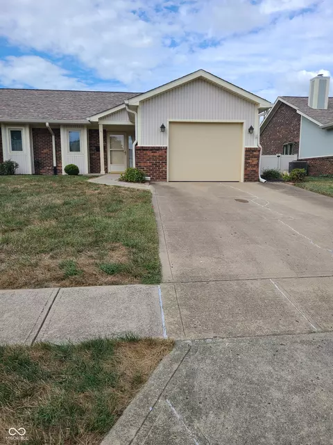 1940 Ticen Ct, Beech Grove, IN 46107