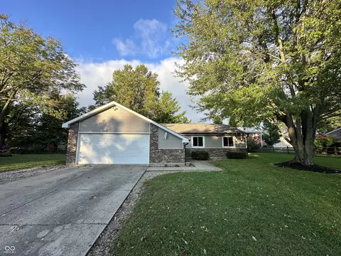 8153 Bison Ct, Indianapolis, IN 46268
