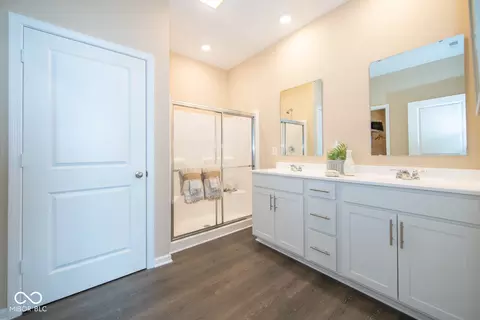 Bath - 116 Carrick Glen Blvd, Pendleton, IN 46064 photo 2 of 2