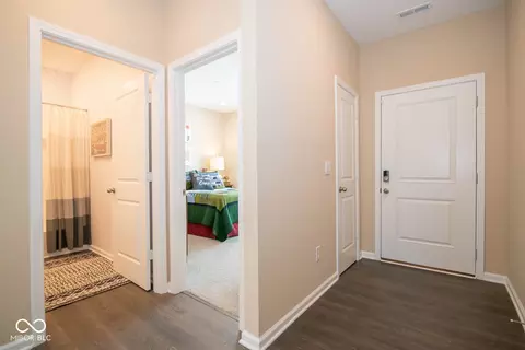 Entry Way - 116 Carrick Glen Blvd, Pendleton, IN 46064 photo 1 of 3