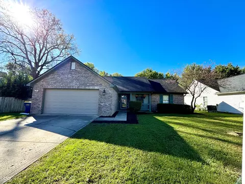 11209 Baycreek Dr, Indianapolis, IN 46236