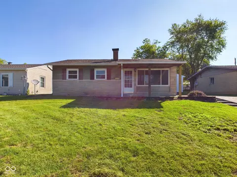 222 Avalon Ln, Chesterfield, IN 46017