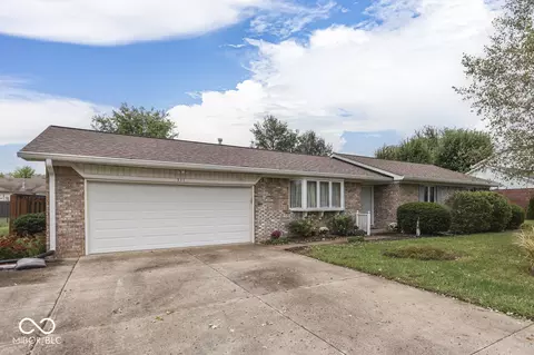 217 Creekview Dr, Greenfield, IN 46140