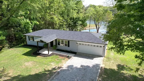5026 S Pine Cir, Crawfordsville, IN 47933