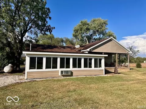 11081 Edgewater Rd, Albany, IN 47320 photo 4