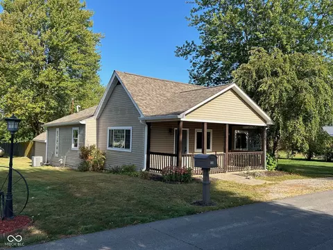 430 N Stockton St, Jamestown, IN 46147