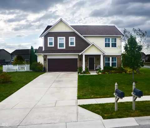 6248 N Woodbury Dr, Mccordsville, IN 46055