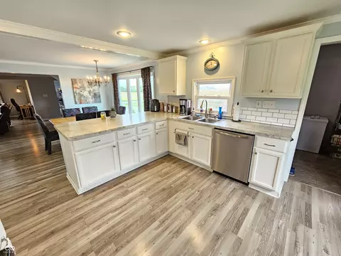 Kitchen - 853 N Trojan Complex Rd, Covington, IN 47932 photo 2 of 3