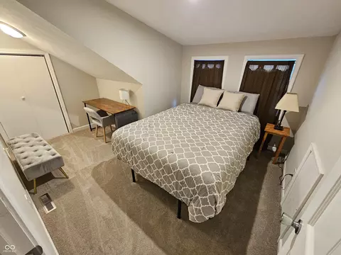 Bedroom - 853 N Trojan Complex Rd, Covington, IN 47932 photo 2 of 2