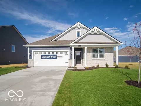 5844 Sleighbell Dr, Greenwood, IN 46143