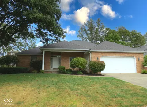2402 Broadmoor Ln, Columbus, IN 47203