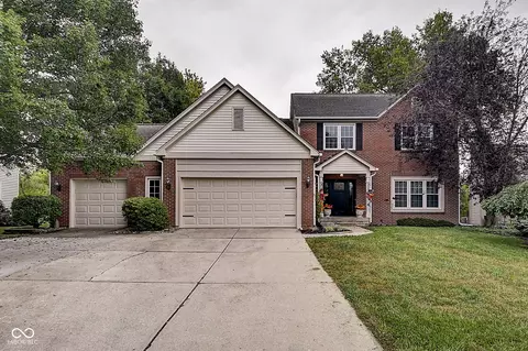 10055 Walthan Way, Fishers, IN 46037