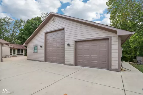 Exterior - 1207 Reeves Rd, Plainfield, IN 46168 photo 8 of 38