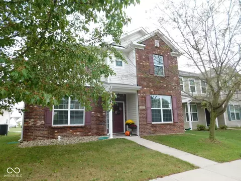 1977 Shadow Creek Blvd, Columbus, IN 47201