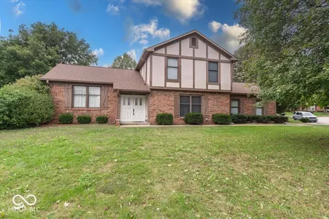 780 Granada Dr, Greenwood, IN 46143
