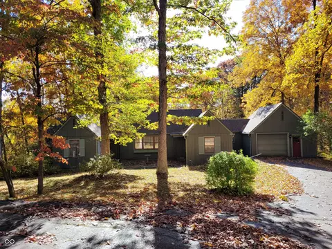 341 Wells Dr, Nashville, IN 47448