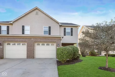 10302 Golden Dr, Noblesville, IN 46060