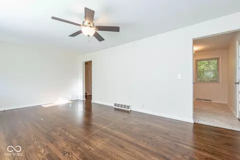 Living - 4219 E Deckard Dr, Bloomington, IN 47408 photo 2 of 6