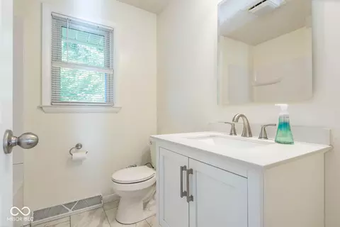 Bath - 4219 E Deckard Dr, Bloomington, IN 47408 photo 1 of 2