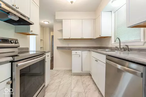 Kitchen - 4219 E Deckard Dr, Bloomington, IN 47408 photo 2 of 3