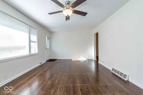 Living - 4219 E Deckard Dr, Bloomington, IN 47408 photo 3 of 6