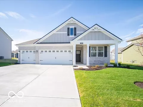 1408 Chime Ln, Greenwood, IN 46143