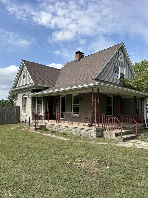 353 S Washington St, Clinton, IN 47842