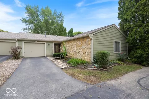 5769 Overcrest Dr, Indianapolis, IN 46237