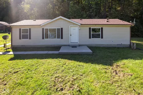 7242 N Stafford Ln, Martinsville, IN 46151