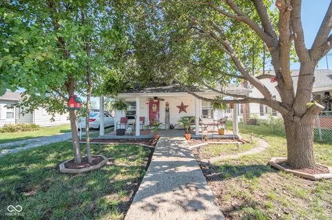 723 S Walnut St, Edinburgh, IN 46124