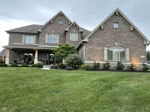 1737 Golden Field Dr, Greenwood, IN 46143