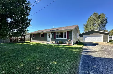 1620 Robin Rd, Martinsville, IN 46151