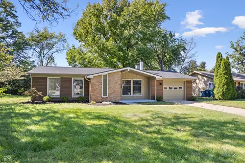 142 Lantern Ln, Carmel, IN 46032