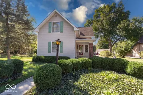 60 Walnut St, Southport, IN 46227