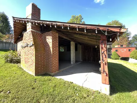 829 E Beech St, Osgood, IN 47037 photo 5
