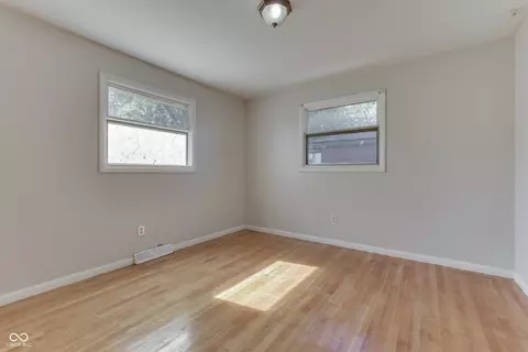 Bedroom - 6341 Apache Dr, Indianapolis, IN 46254 photo 9 of 10